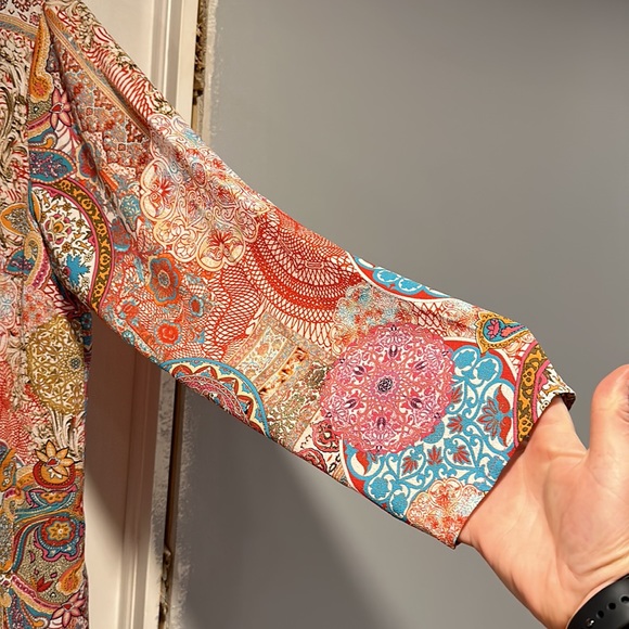 NWT- Joan Rivers, Classics Collection, Printed Textured Blouse, Long Sleeves - Picture 6 of 9